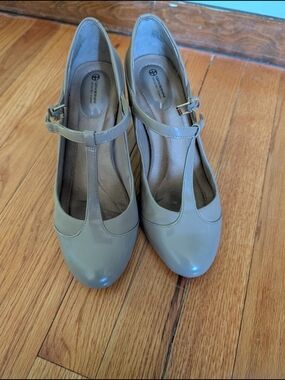 Giani Bernini Taupe Patent T-Strap Pumps